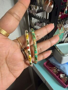 Floral Cloisonné Enamel Bangle Bracelet Set in White and Green